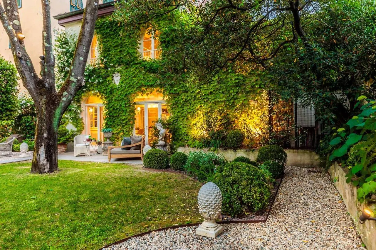 La Casina Luxury Apartment Inside The Walls Of Lucca With Garden, Airconditioning, Wifi