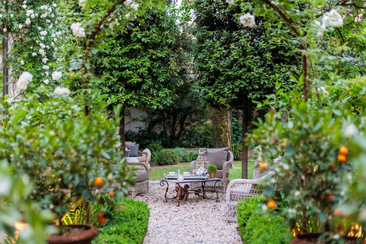 La Casina Luxury Apartment Inside The Walls Of Lucca With Garden, Airconditioning, Wifi 0*,  Italy