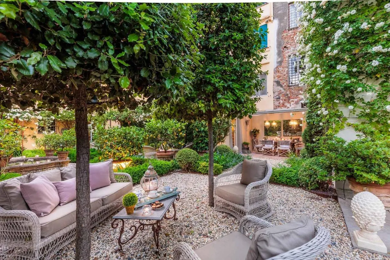 La Casina Luxury Apartment Inside The Walls Of Lucca With Garden, Airconditioning, Wifi Italy
