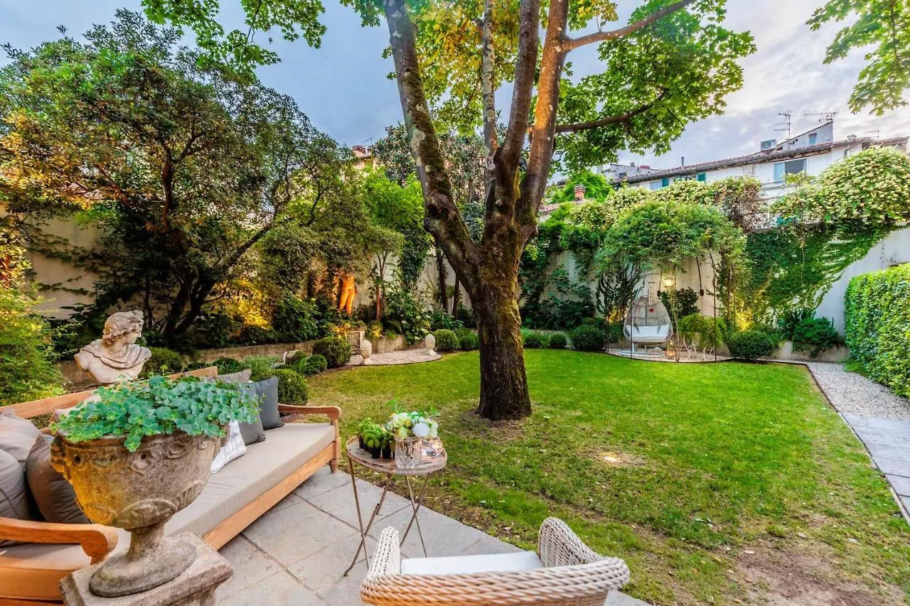 La Casina Luxury Apartment Inside The Walls Of Lucca With Garden, Airconditioning, Wifi Italy