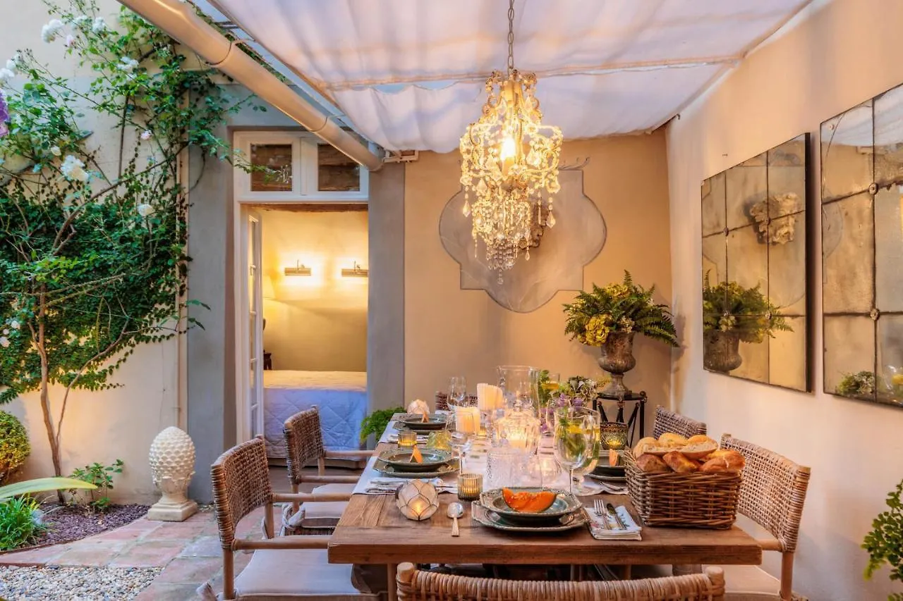 La Casina Luxury Apartment Inside The Walls Of Lucca With Garden, Airconditioning, Wifi