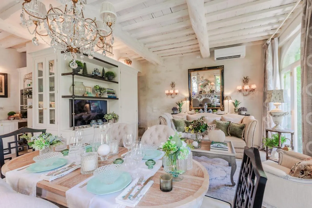 La Casina Luxury Apartment Inside The Walls Of Lucca With Garden, Airconditioning, Wifi 0*,