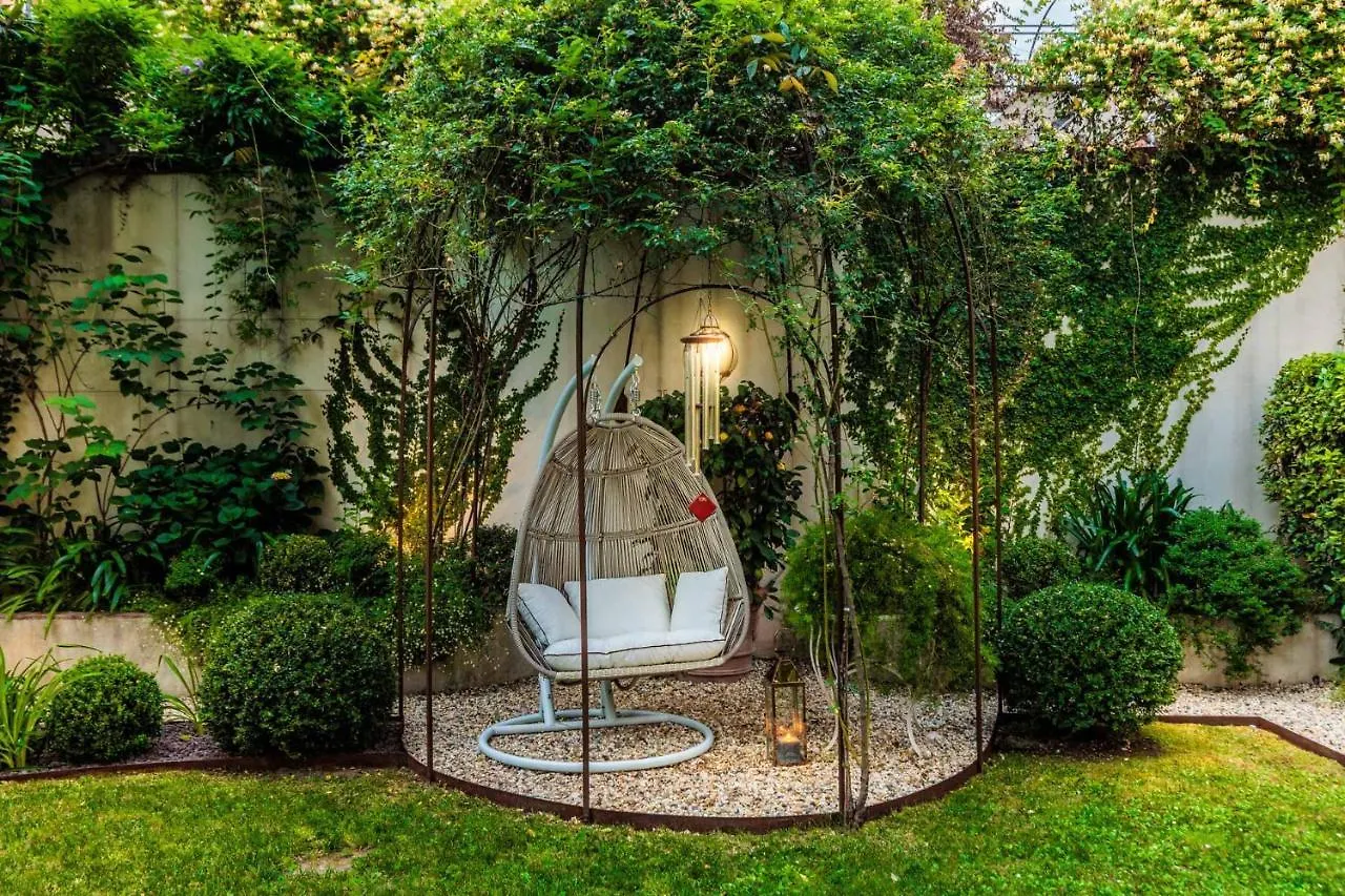 La Casina Luxury Apartment Inside The Walls Of Lucca With Garden, Airconditioning, Wifi
