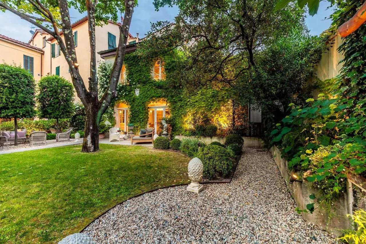 La Casina Luxury Apartment Inside The Walls Of Lucca With Garden, Airconditioning, Wifi 0*,  Italy