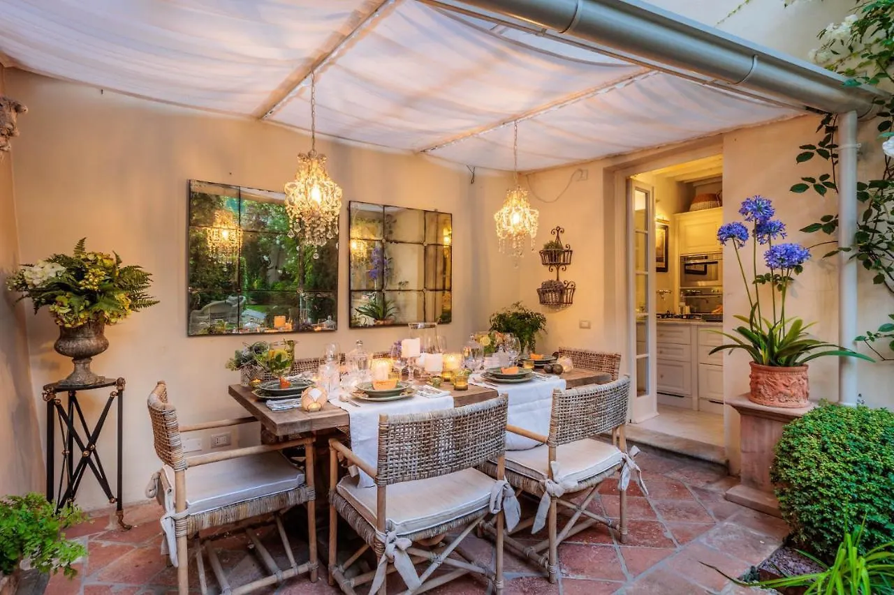 La Casina Luxury Apartment Inside The Walls Of Lucca With Garden, Airconditioning, Wifi Italy