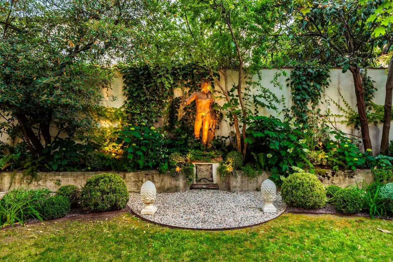 La Casina Luxury Apartment Inside The Walls Of Lucca With Garden, Airconditioning, Wifi