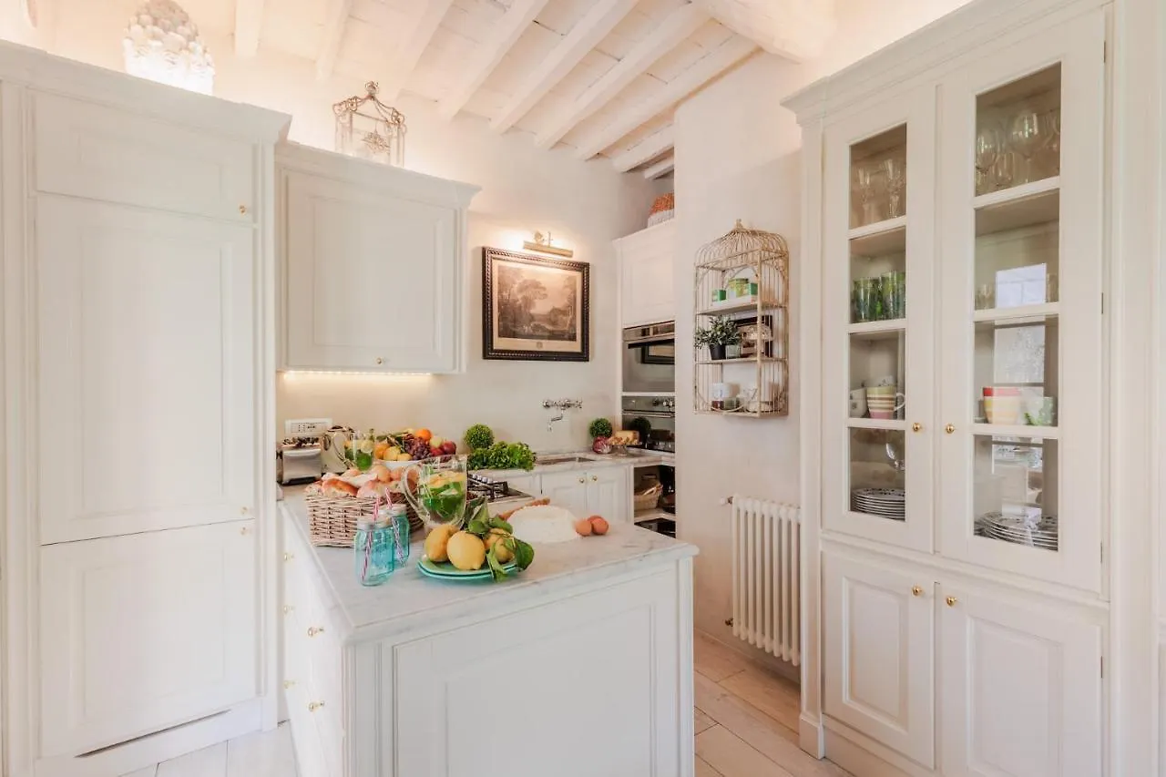 La Casina Luxury Apartment Inside The Walls Of Lucca With Garden, Airconditioning, Wifi 0*,