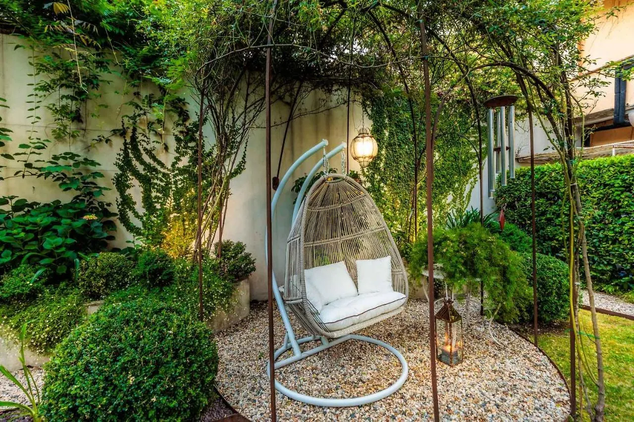 La Casina Luxury Apartment Inside The Walls Of Lucca With Garden, Airconditioning, Wifi